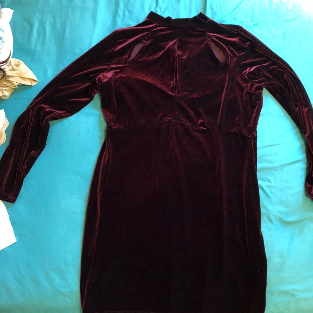 Long sleeve velvet bodycon dress